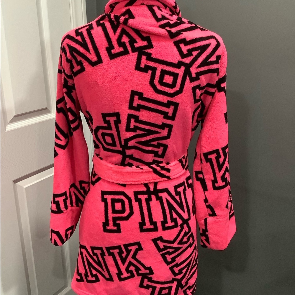 ULTRA SOFT PINK BY VICTORIA’S SECRET ROBE - Picture 3 of 7